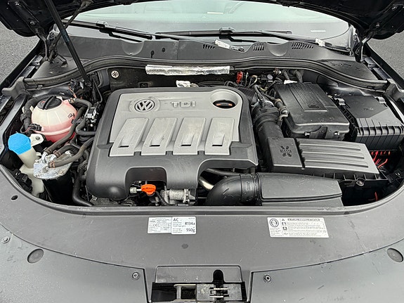 Volkswagen Passat 21 of 30