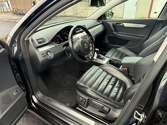 Volkswagen Passat 24 of 30