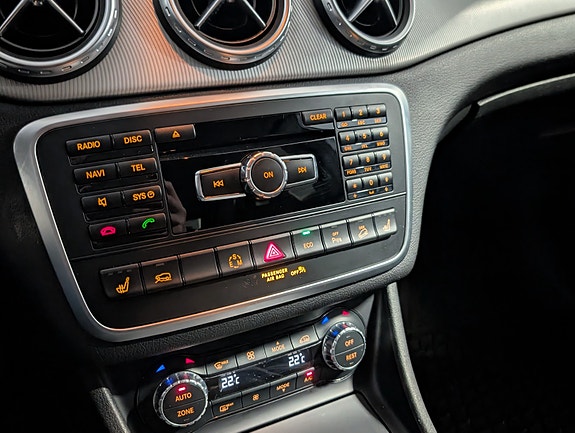 Mercedes-Benz GLA220 21 of 27