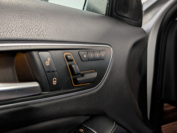 Mercedes-Benz GLA220 11 of 27