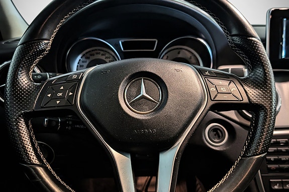 Mercedes-Benz GLA220 15 of 27