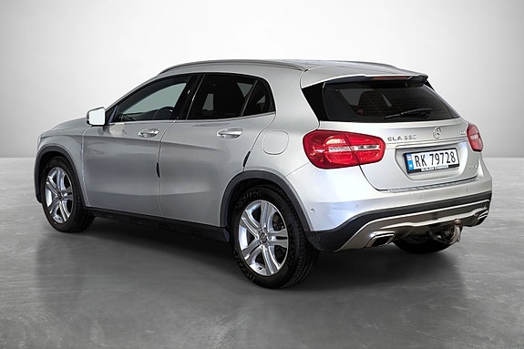 Mercedes-Benz GLA220 9 of 27