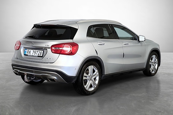Mercedes-Benz GLA220 6 of 27