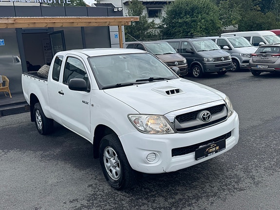Toyota HiLux 6 of 30