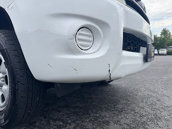 Toyota HiLux 14 of 30