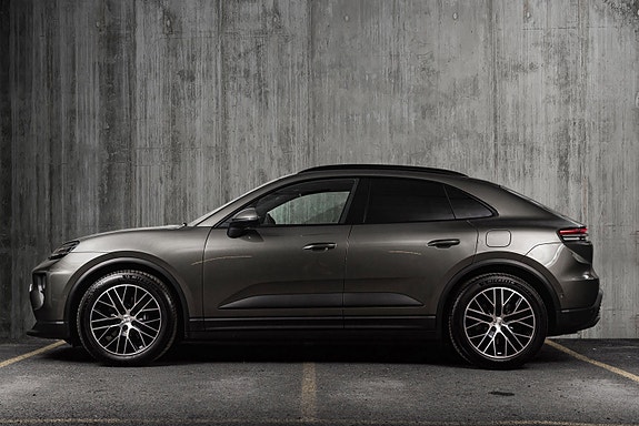 Porsche Macan 2 of 30