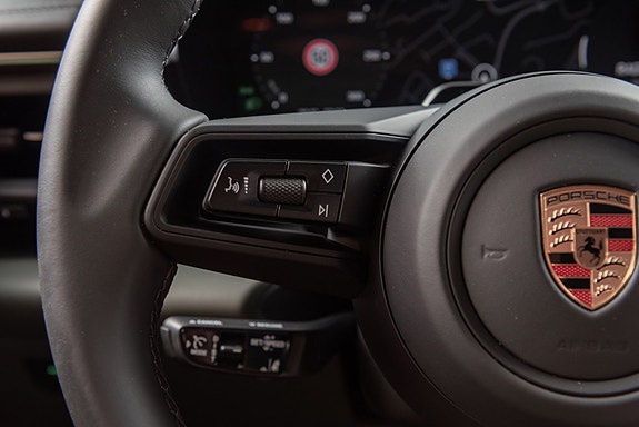 Porsche Macan 22 of 30