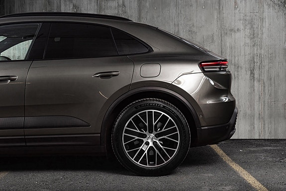 Porsche Macan 10 of 30