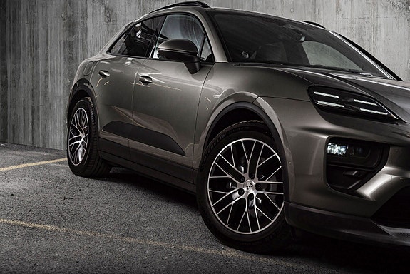 Porsche Macan 8 of 30