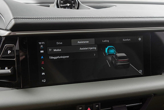Porsche Macan 29 of 30