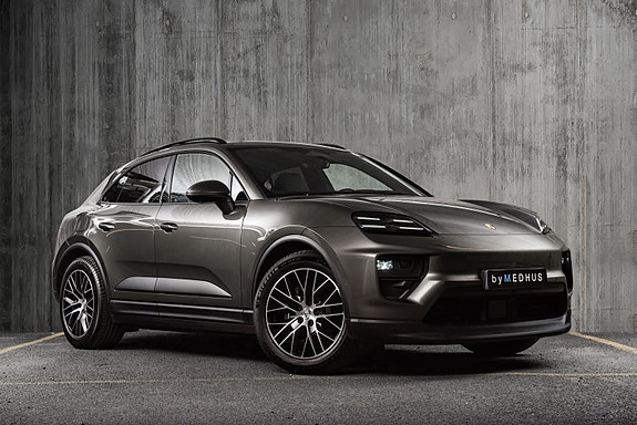 Porsche Macan 3 of 30