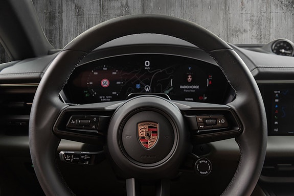 Porsche Macan 21 of 30