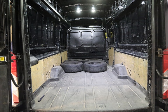 Ford Transit 11 of 11