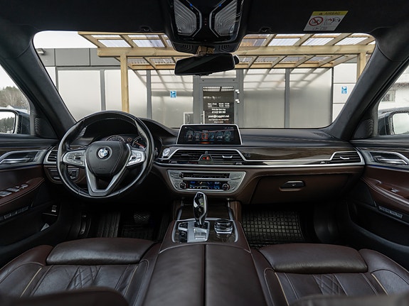 BMW 730d 28 of 30