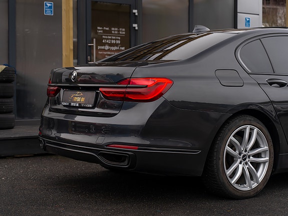 BMW 730d 4 of 30