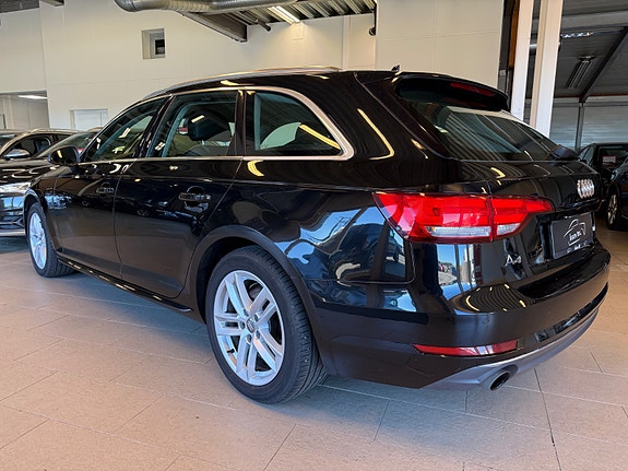 Audi A4 5 of 30