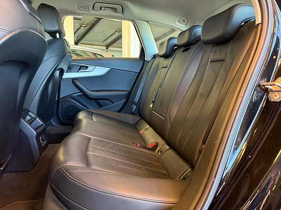 Audi A4 13 of 30