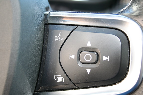 Volvo XC40 15 of 22