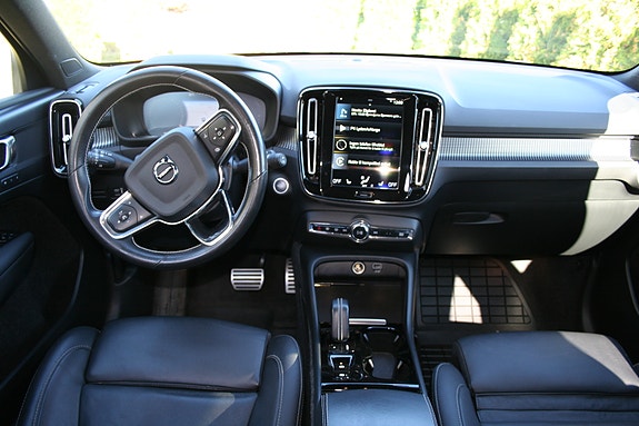 Volvo XC40 10 of 22