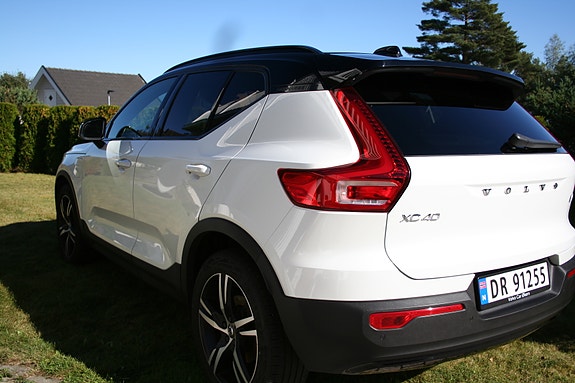 Volvo XC40 3 of 22