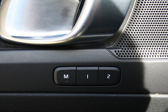 Volvo XC40 11 of 22