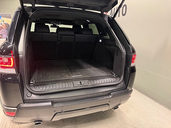 Land Rover Range Rover Sport 13 of 30
