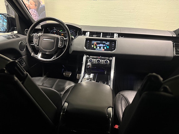 Land Rover Range Rover Sport 26 of 30