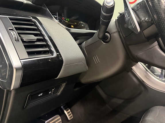 Land Rover Range Rover Sport 24 of 30