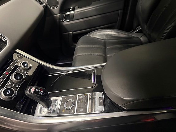 Land Rover Range Rover Sport 25 of 30