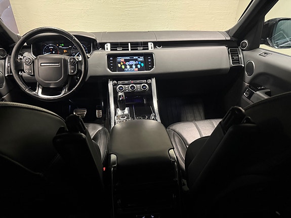 Land Rover Range Rover Sport 27 of 30