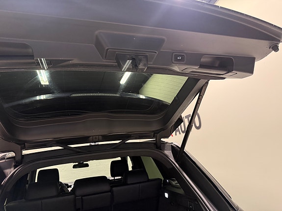 Land Rover Range Rover Sport 14 of 30