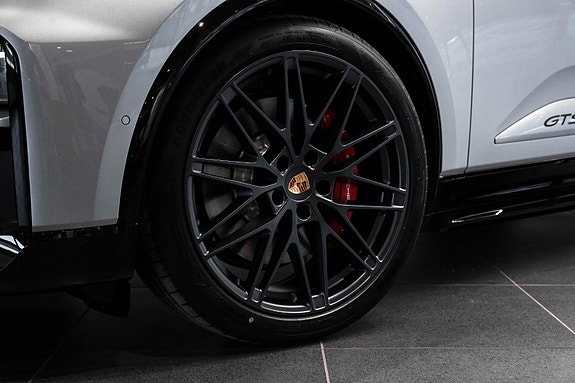 Porsche Macan 3 of 30