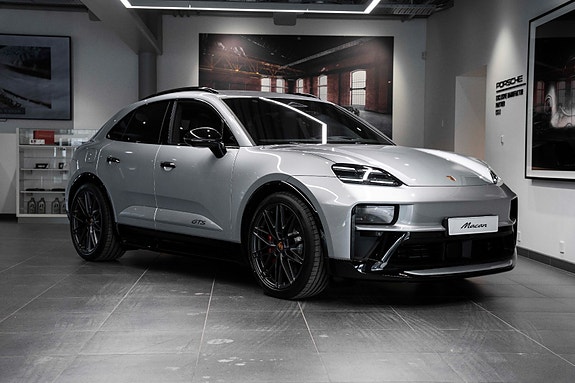 Porsche Macan 17 of 30