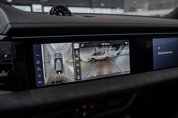 Porsche Macan 27 of 30