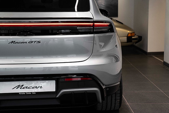 Porsche Macan 10 of 30
