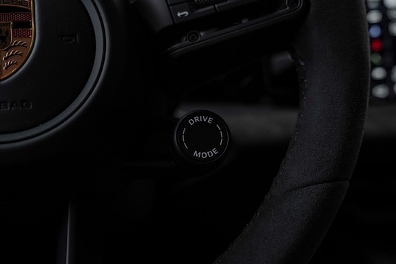 Porsche Macan 20 of 30
