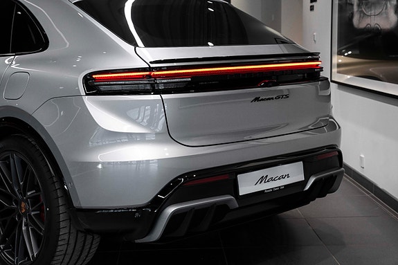 Porsche Macan 5 of 30