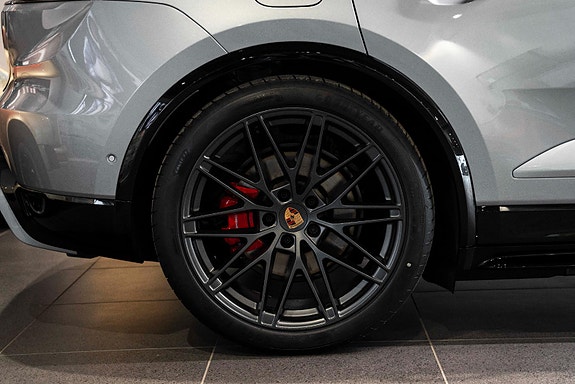 Porsche Macan 14 of 30
