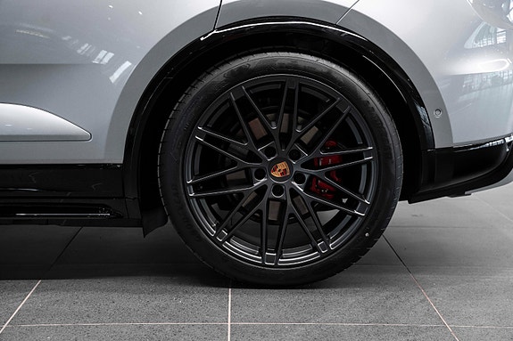 Porsche Macan 8 of 30