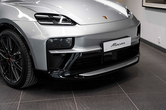 Porsche Macan 18 of 30
