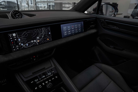 Porsche Macan 22 of 30