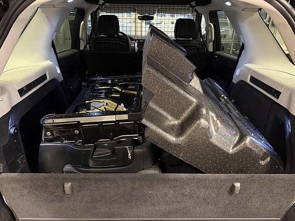 Land Rover Discovery 15 of 22