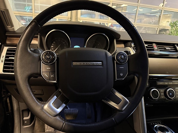 Land Rover Discovery 9 of 22