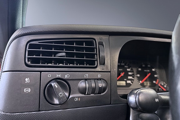 Volkswagen Golf IV 24 of 30