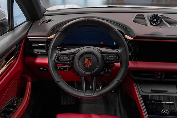 Porsche Macan 14 of 30