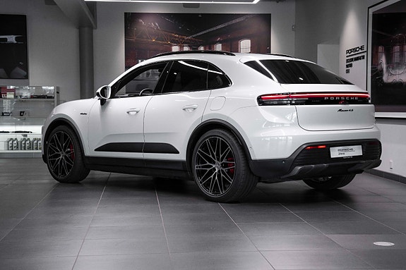 Porsche Macan 3 of 30