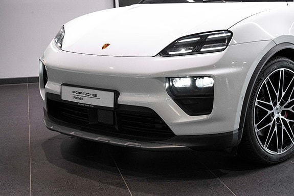 Porsche Macan 11 of 30