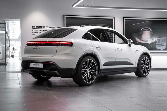Porsche Macan 6 of 30