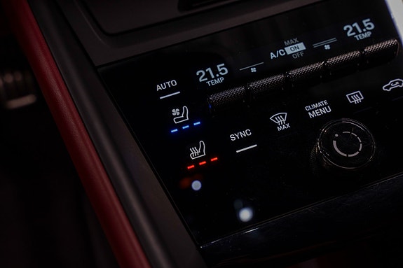Porsche Macan 27 of 30