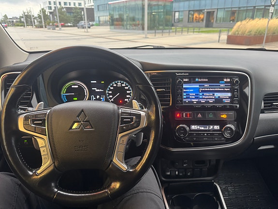 Mitsubishi Outlander 12 of 30